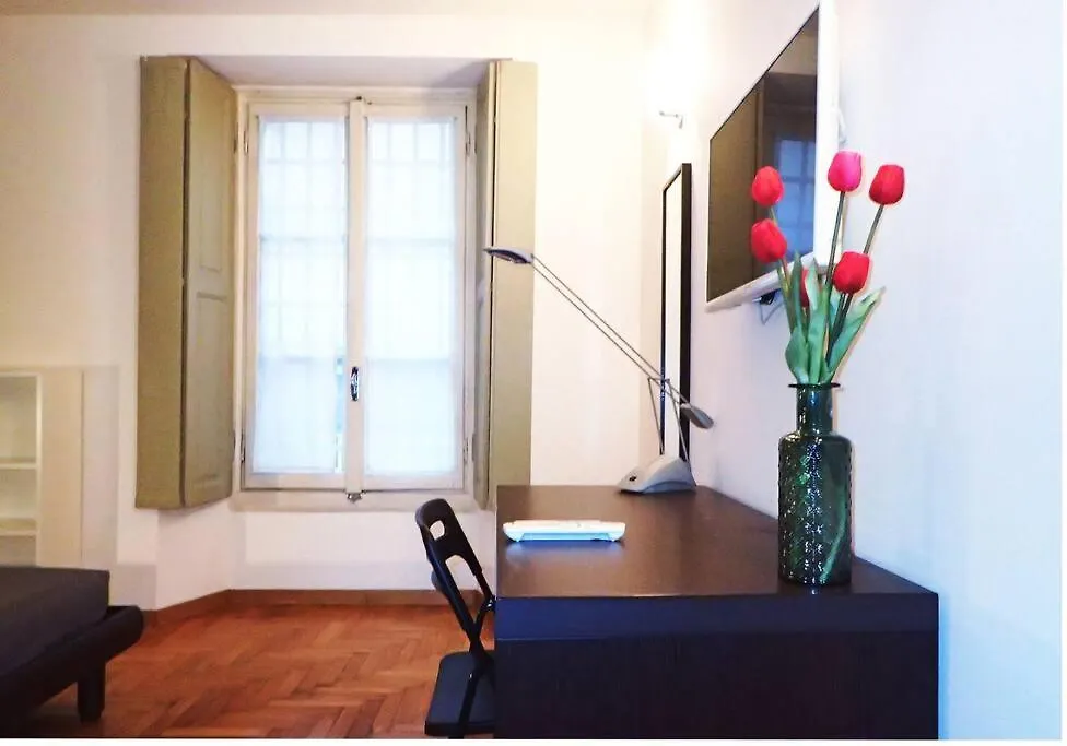 Urban House - Elegant Apartment Brera Milan Center Italy