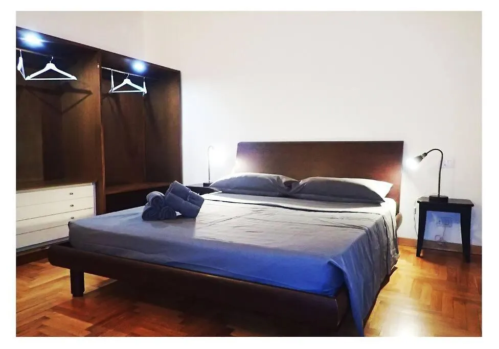 Urban House - Elegant Apartment Brera Milan Center 0*,  Italy